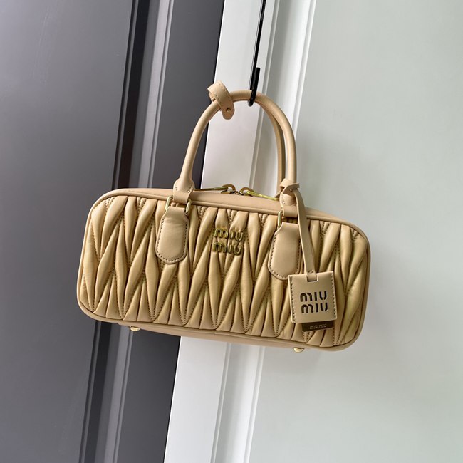 MIU MIU 5BB148小羊皮精美手提斜挎包